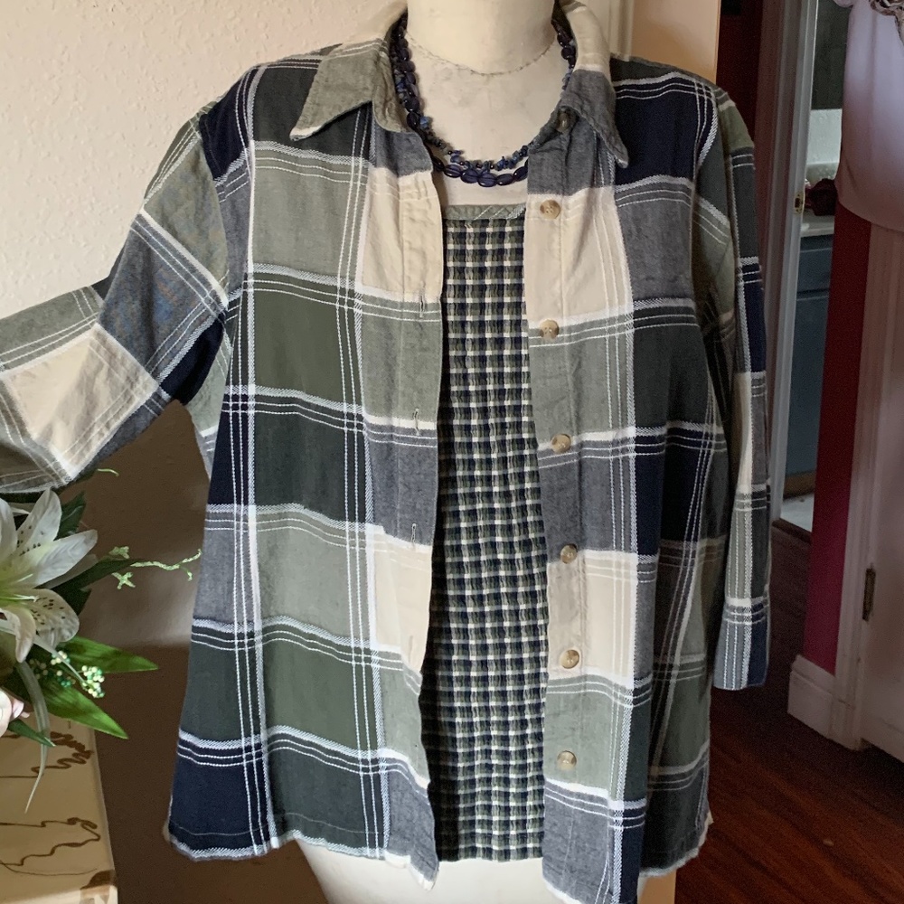 Button down shirt 3/4 sleeves with tank